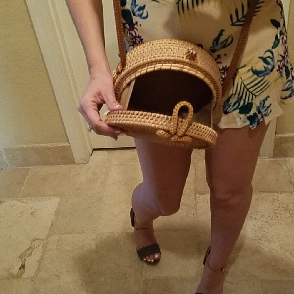 Circle Straw Beach Handwoven Rattan Crossbody Bag - Picture 7 of 8